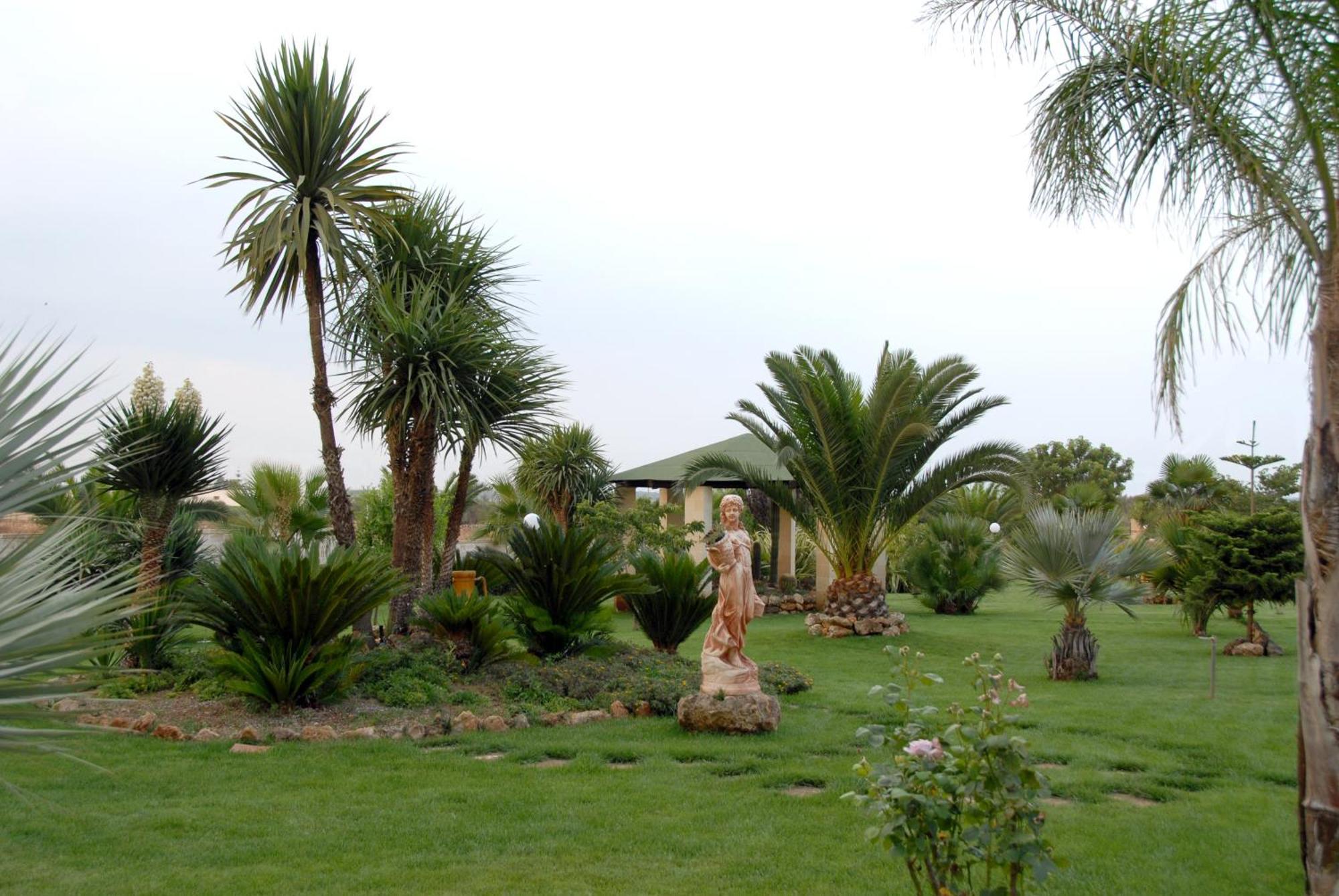 Masseria Grottella Аветрана Екстериор снимка